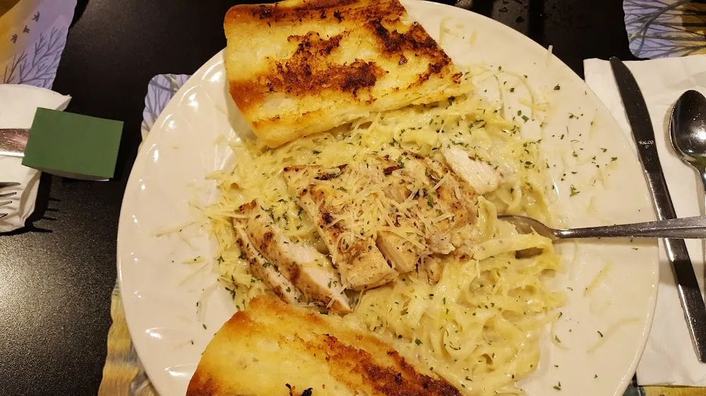 Chicken Alfredo Pizza