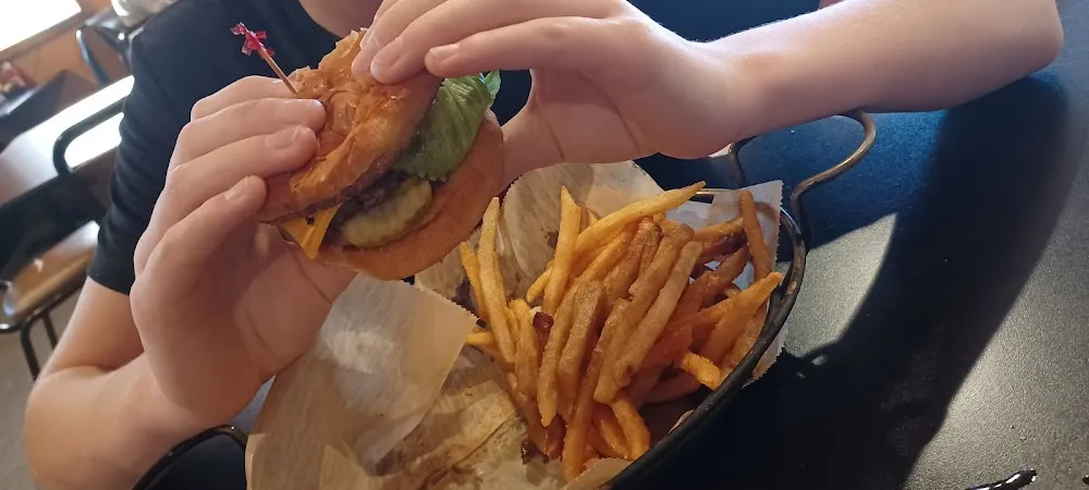 Kids Cheeseburger Meal